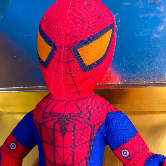 MARVEL SPIDER-MAN VTG 2012 COLLECTIBLE PLUSH WITH ORANGE EYES 9” - Picture 2 of 8